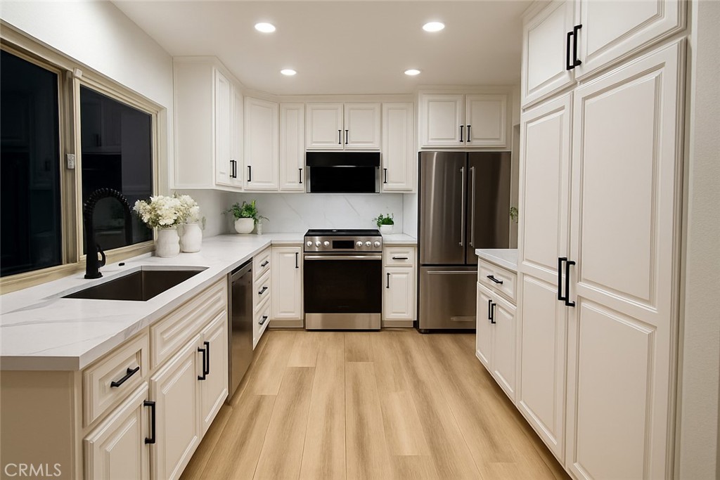 El Camino Glen (CH) - Residential