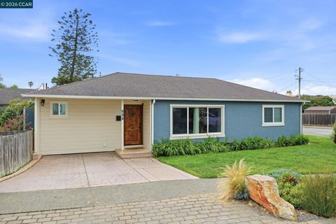 Photo of 136 Pacific Ave Ave, Pacifica, CA 94044 (MLS # 41131842)