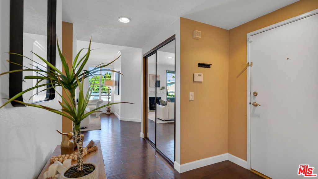 Photo of 13920 Moorpark Street #106, Sherman Oaks, CA 91423 (MLS # 26719529)