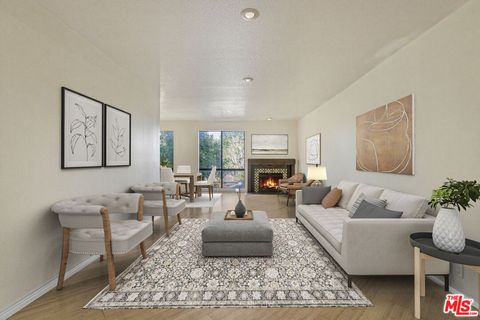 Photo of 13331 Moorpark Street #233, Sherman Oaks, CA 91423 (MLS # 25621607)