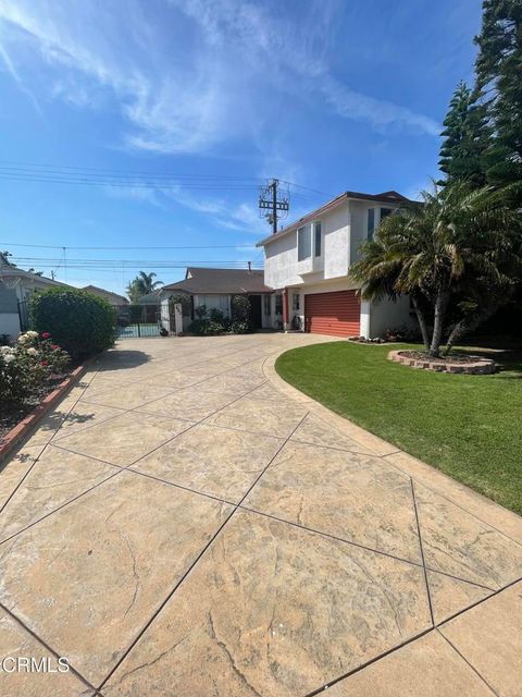Photo of 622 E Poplar Street, Oxnard, CA 93033 (MLS # V1-35422)