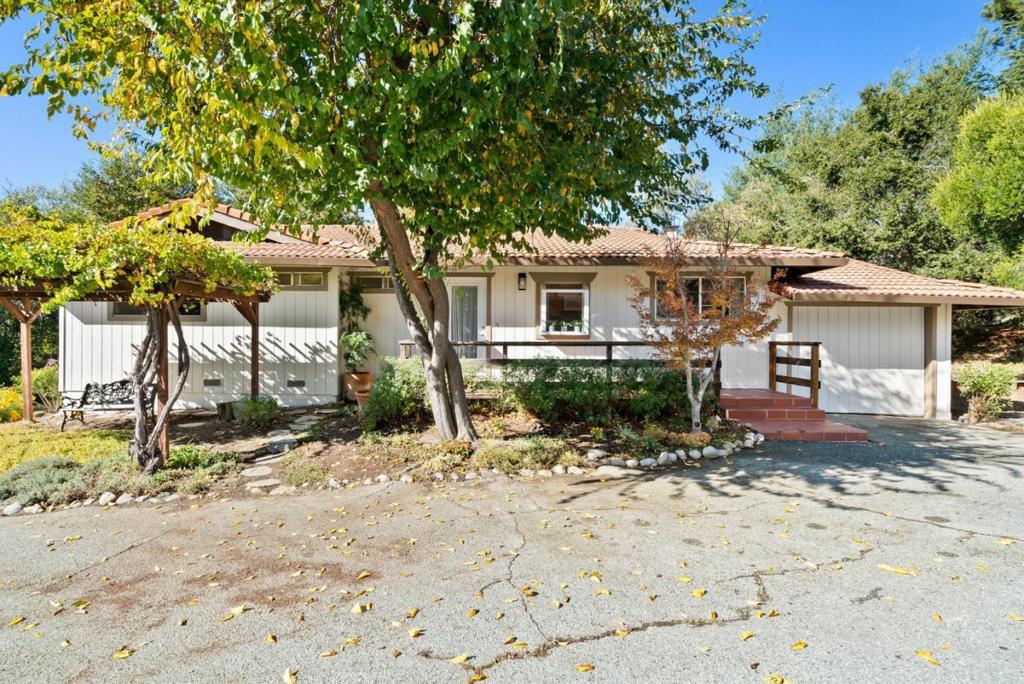 14 Laguna Robles