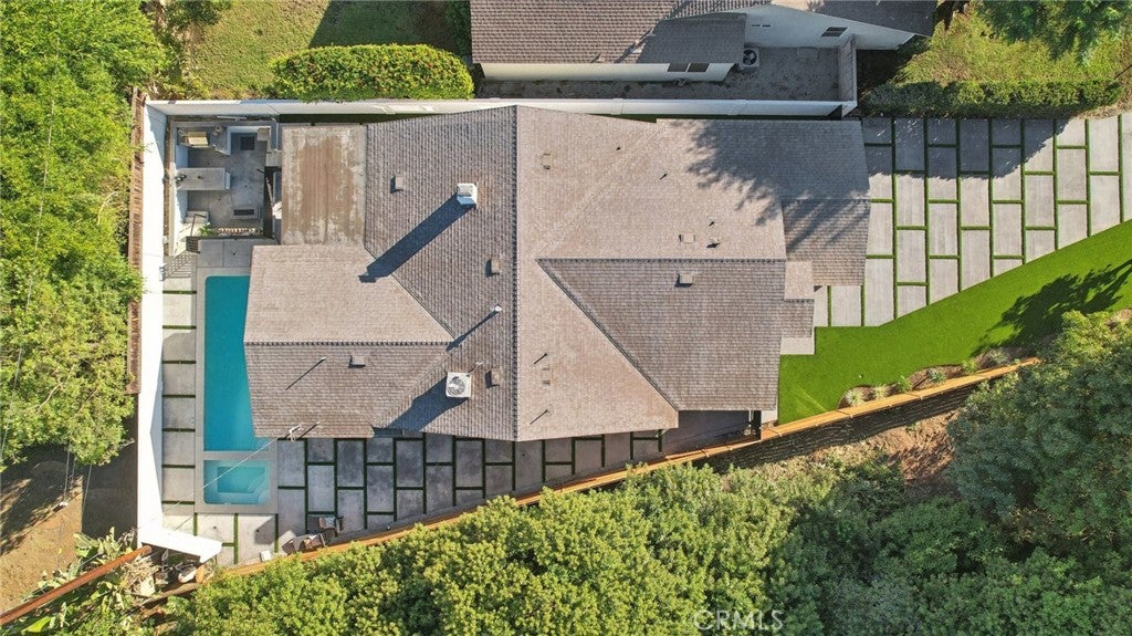 4656 Greenbush