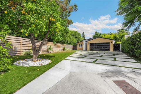 Photo of 4656 Greenbush AVE, Sherman Oaks, CA 91423 (MLS # PW26186224)