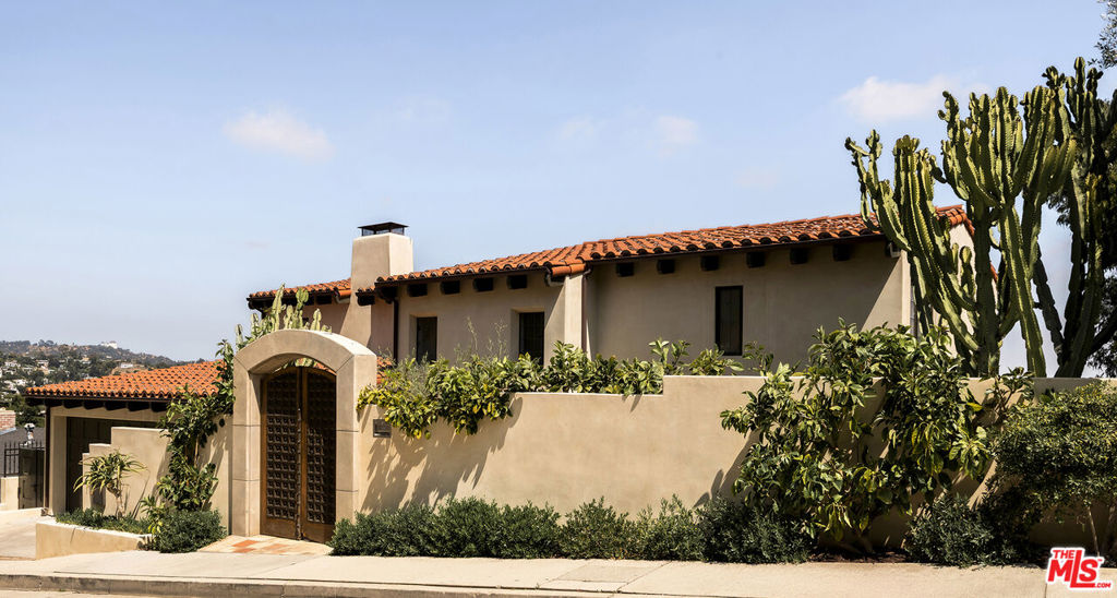 7020 La Presa Drive