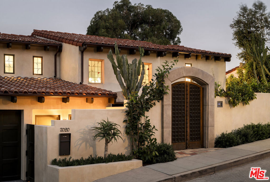 7020 La Presa Drive