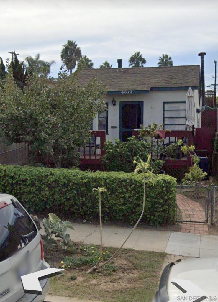 This property is a 1940's Beach Cottage charmer! It has 2 single level units located on one parcel. You can live in one unit and rent out the second unit. It is located only four blocks to the beach! Each unit has 2 bedrooms and 1 full bath.