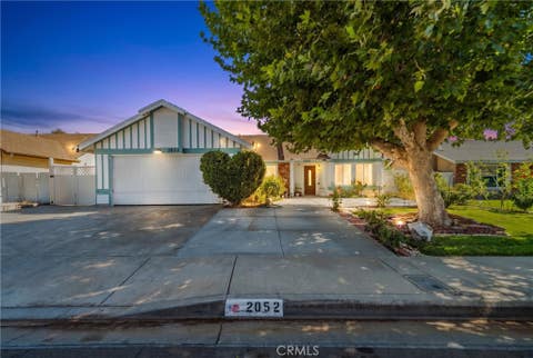 Photo of 2052 E Avenue R12, Palmdale, CA 93550 (MLS # SR26181923)