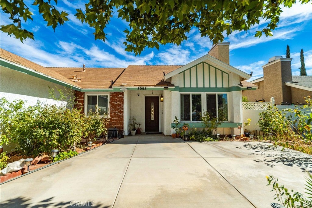 2052 E Avenue R12