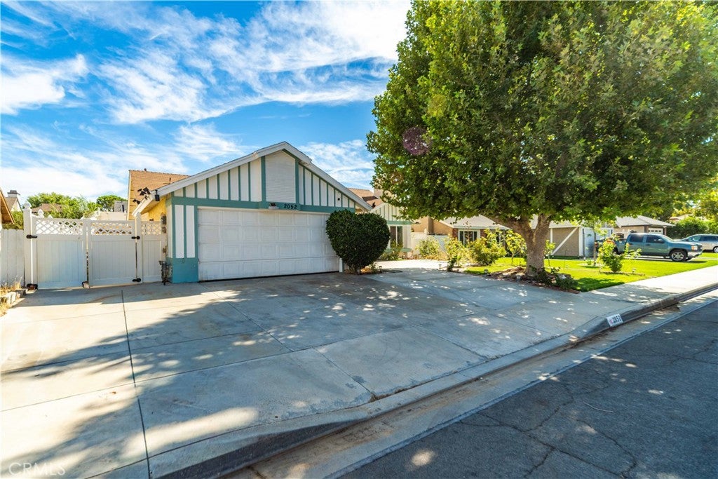 2052 E Avenue R12