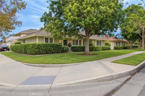 Photo of 2731 W Orion Avenue, Santa Ana, CA 92704 (MLS # LG26219043)