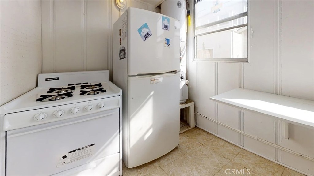 712 Manhattan Avenue