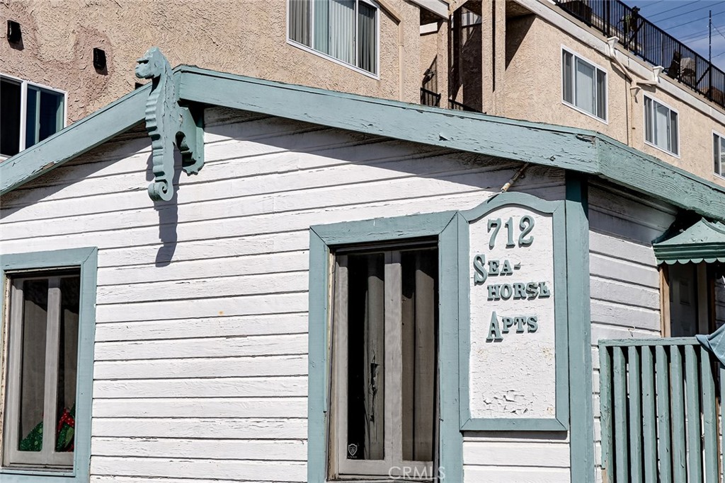 712 Manhattan Avenue