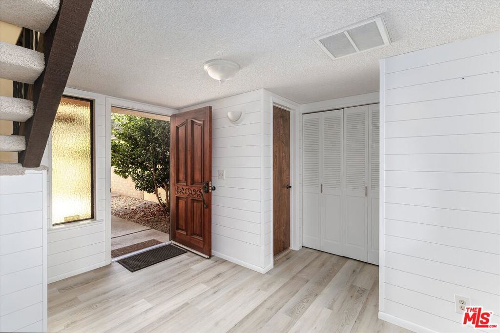 Creekridge Villas - Residential