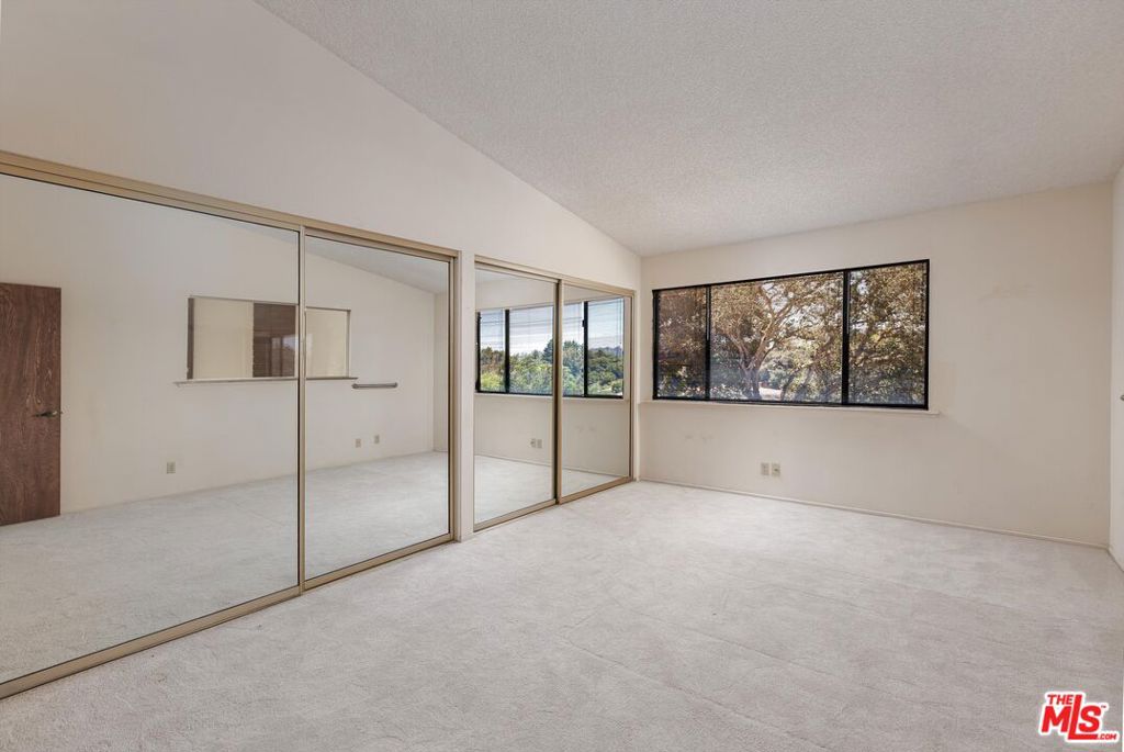 Creekridge Villas - Residential