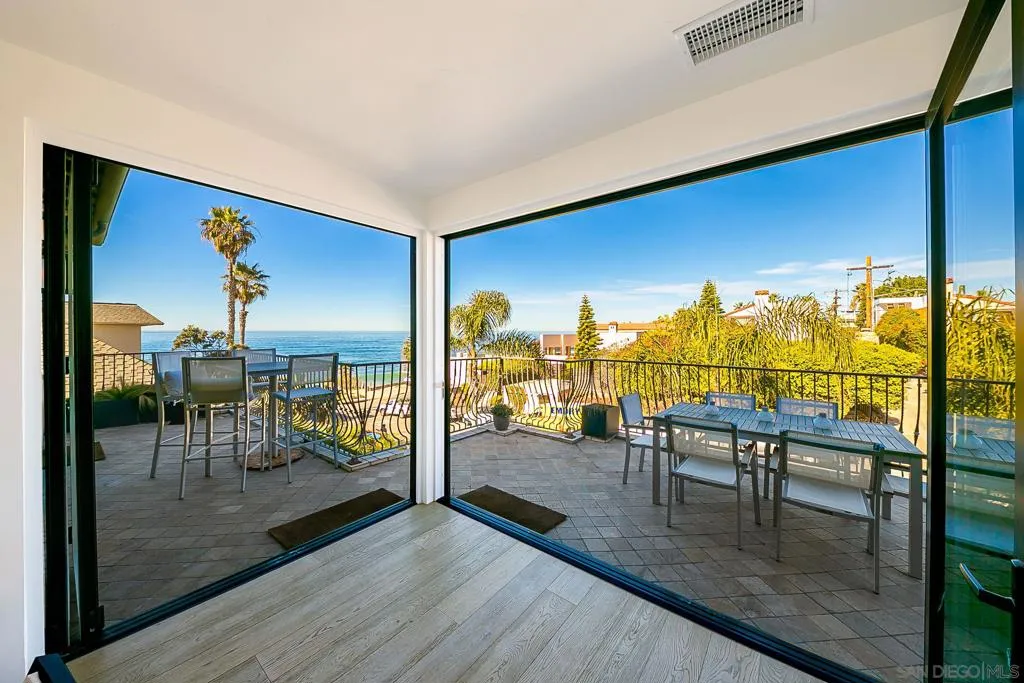 La Jolla, California 92037, United States, 3 Bedrooms Bedrooms, ,4 BathroomsBathrooms,Residential,Active,177721