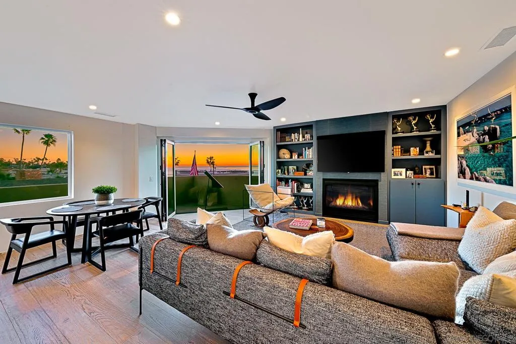 La Jolla, California 92037, United States, 3 Bedrooms Bedrooms, ,4 BathroomsBathrooms,Residential,Active,177721