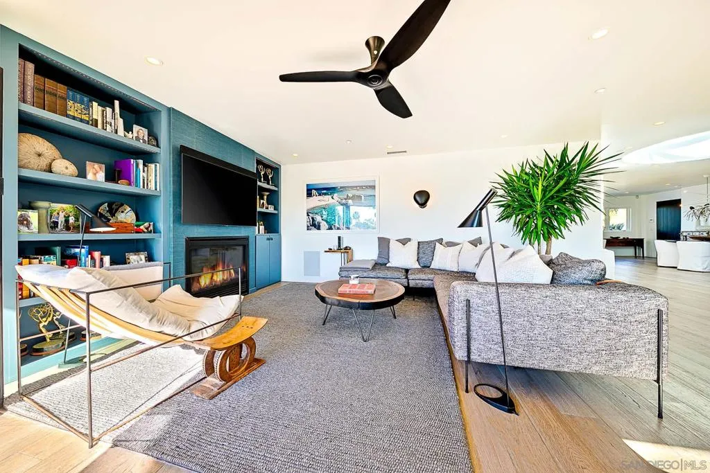 La Jolla, California 92037, United States, 3 Bedrooms Bedrooms, ,4 BathroomsBathrooms,Residential,Active,177721