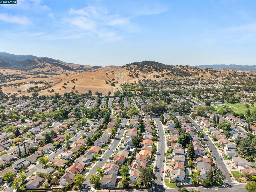 CROSSINGS - Residential