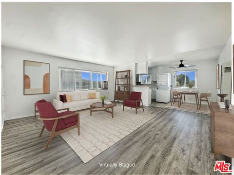 Photo of 5113 Roseland Street #3, Los Angeles, CA 90016 (MLS # 26658773)