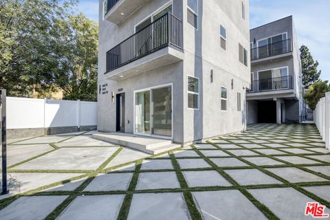 Photo of 10826 1/2 Hesby Street, North Hollywood, CA 91601 (MLS # 25630365)