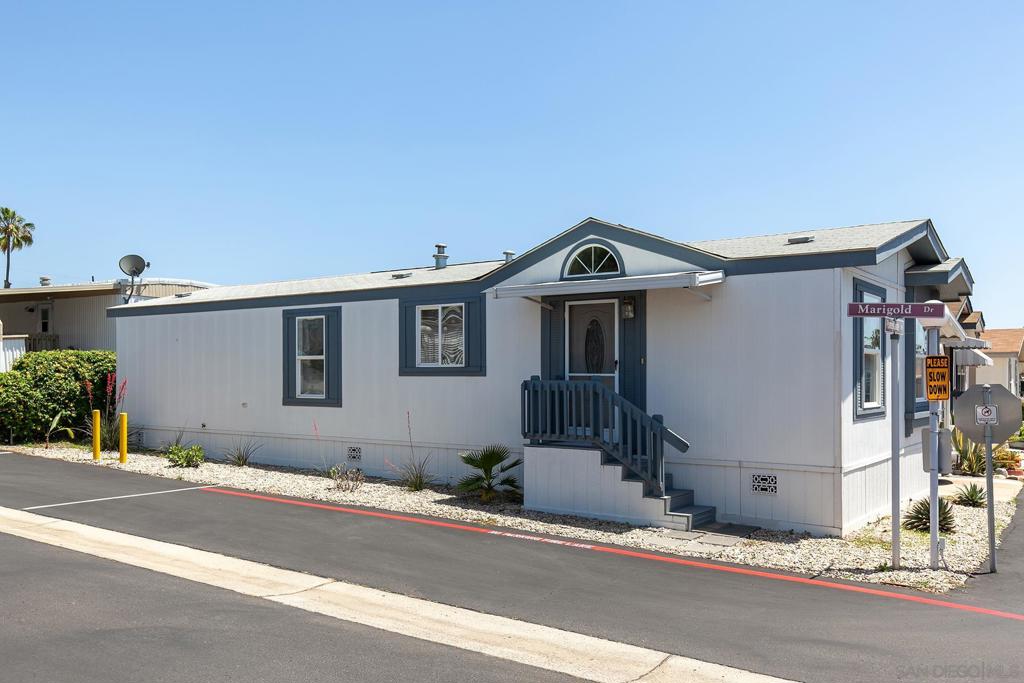 14093 Pomegranate Ave 216