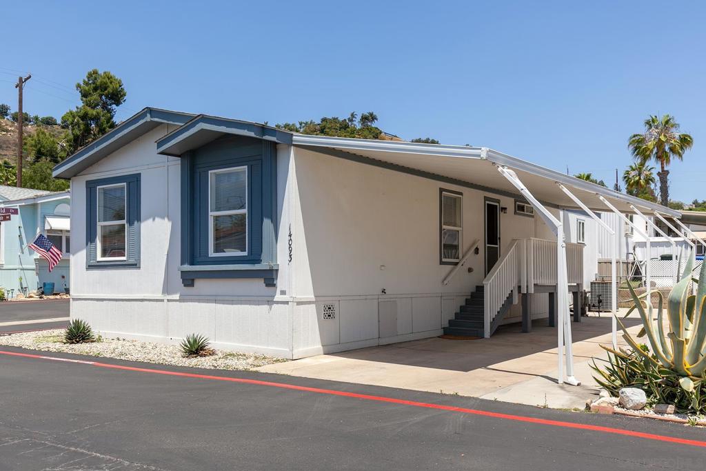 14093 Pomegranate Ave 216