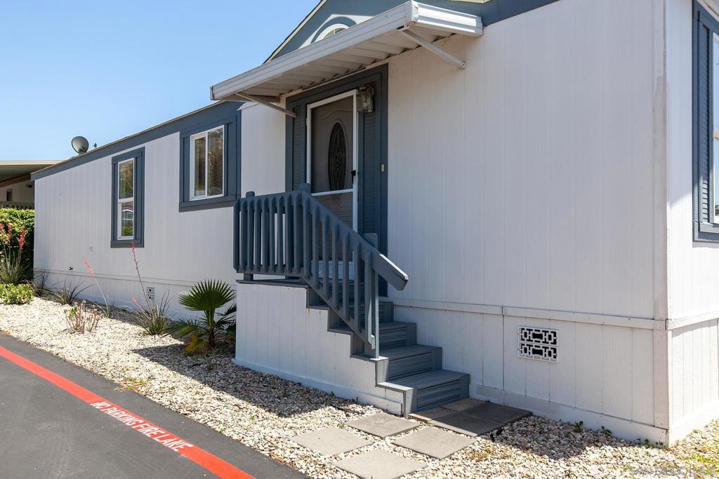 14093 Pomegranate Ave 216