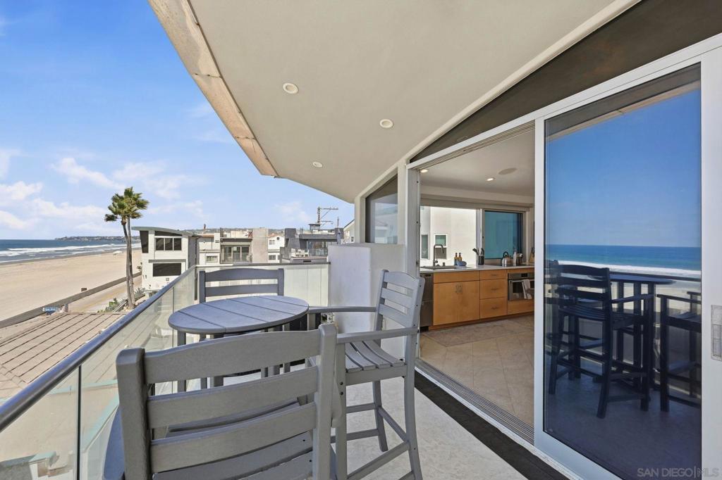 3786 Strandway 2
