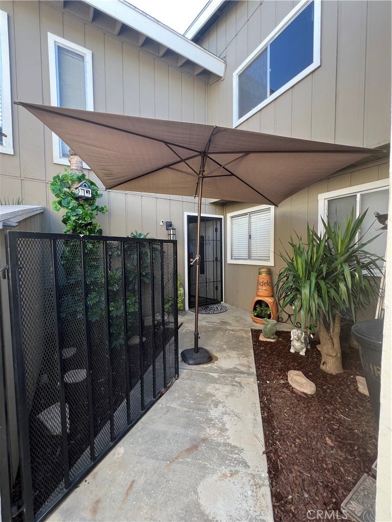 2393 S Reservoir