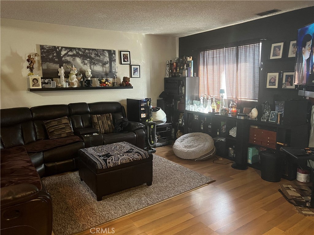 2393 S Reservoir