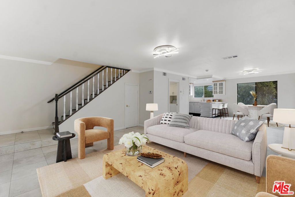 Photo of 18316 Hatteras Street #21, Tarzana, CA 91356 (MLS # 26730443)