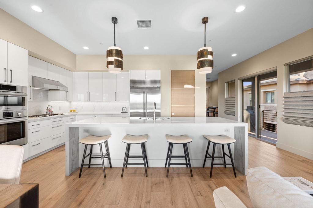 The Retreat at DW - Residential