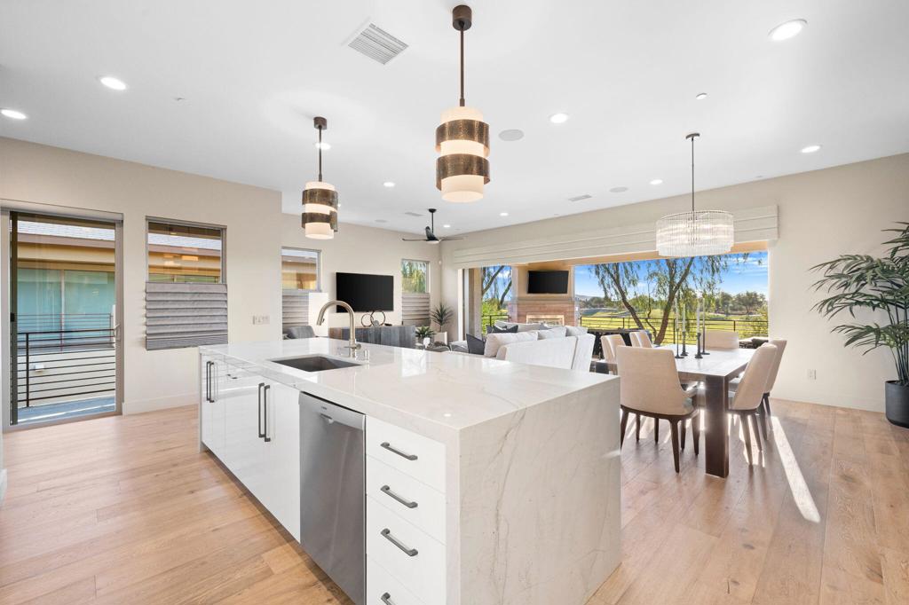 The Retreat at DW - Residential