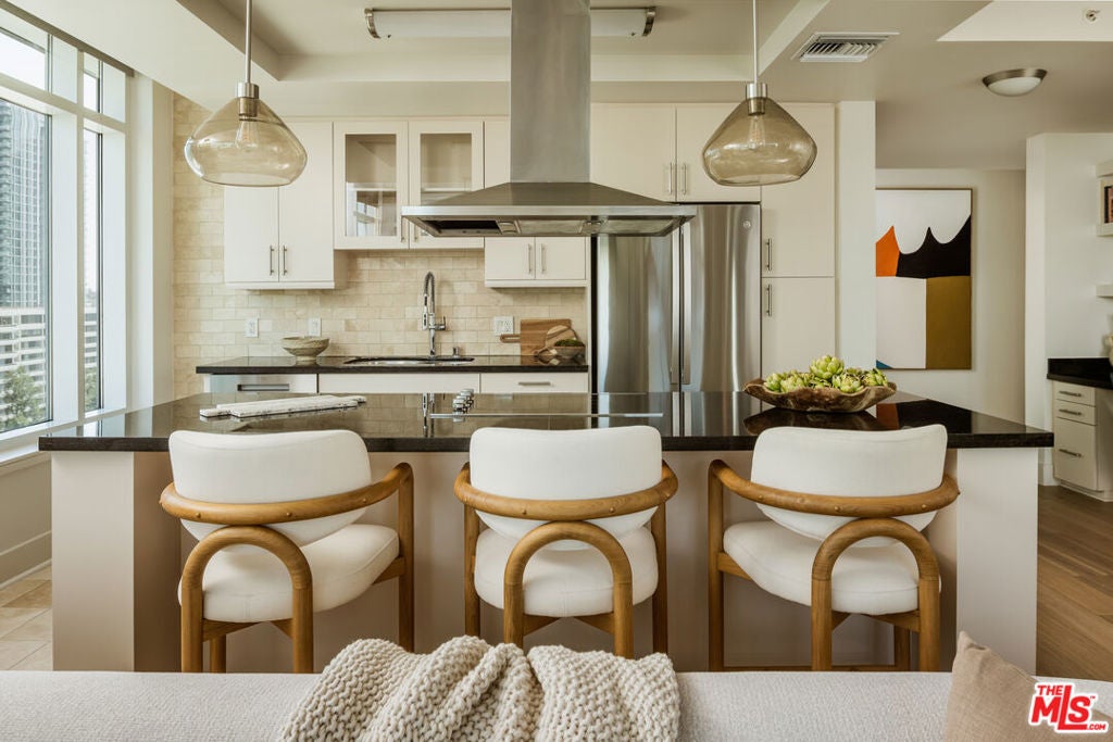 717 W Olympic Boulevard 1102, Los Angeles CA 90015