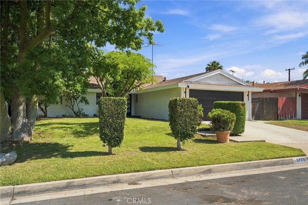Properties 3 3771 Briarvale
