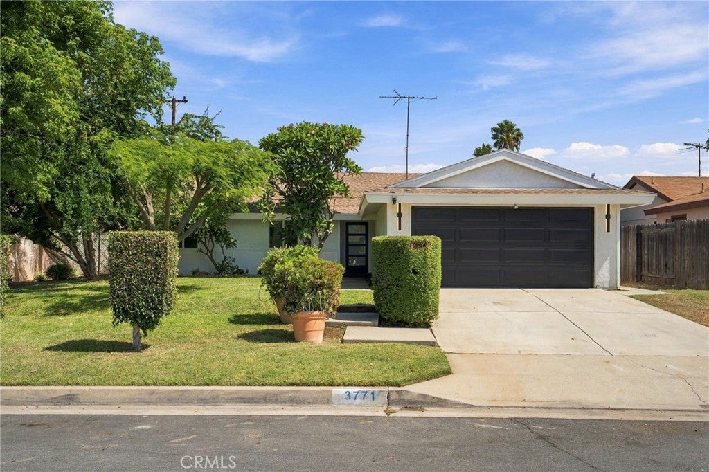 Properties 1 3771 Briarvale