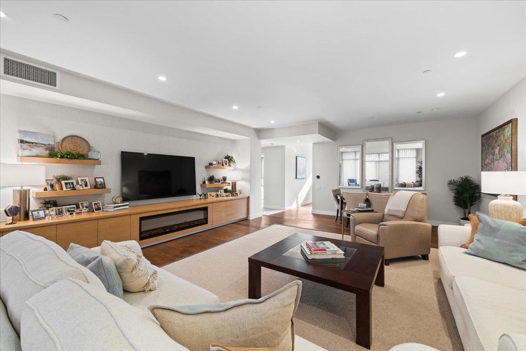 20 W 3rd Avenue 202