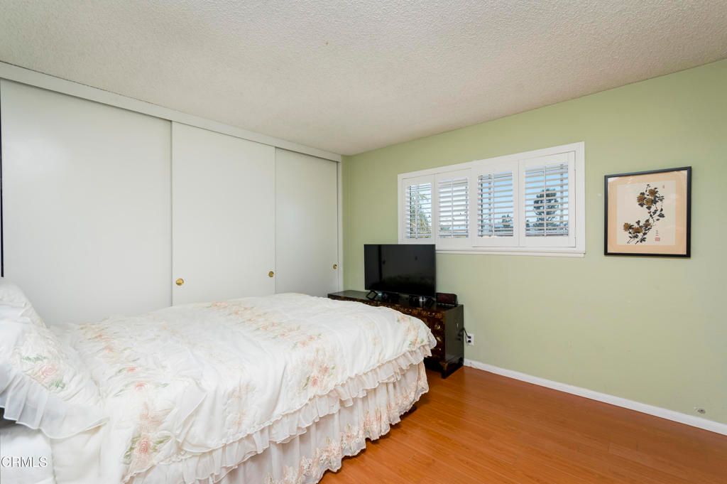 listing image 130724076856318559477