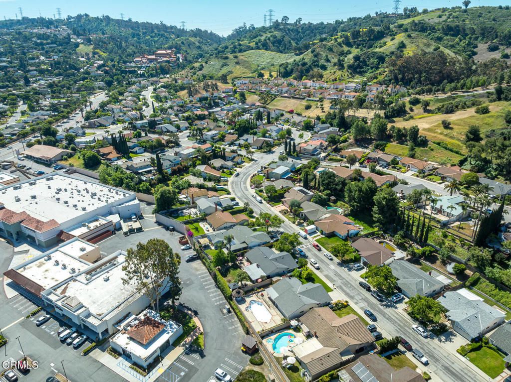 listing image 130725663759204084936