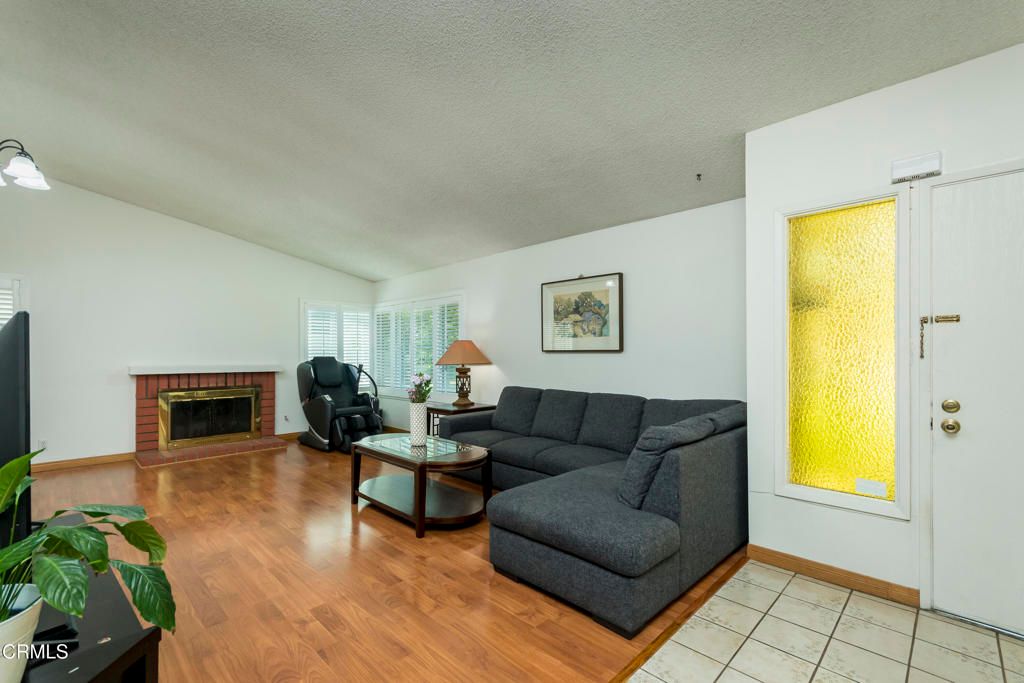 listing image 130721923611870152275