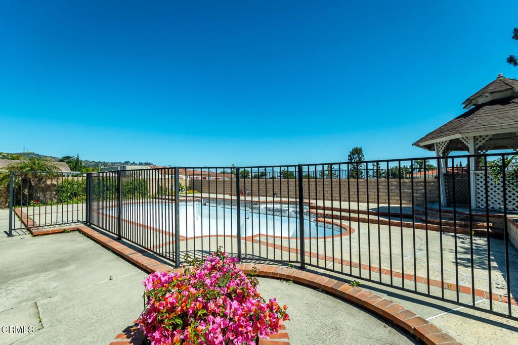 listing image 130722350443172477520