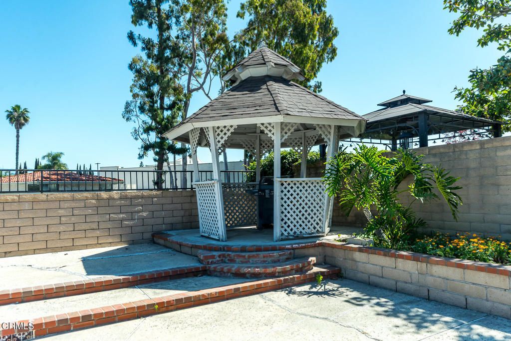 listing image 130723565988484559033