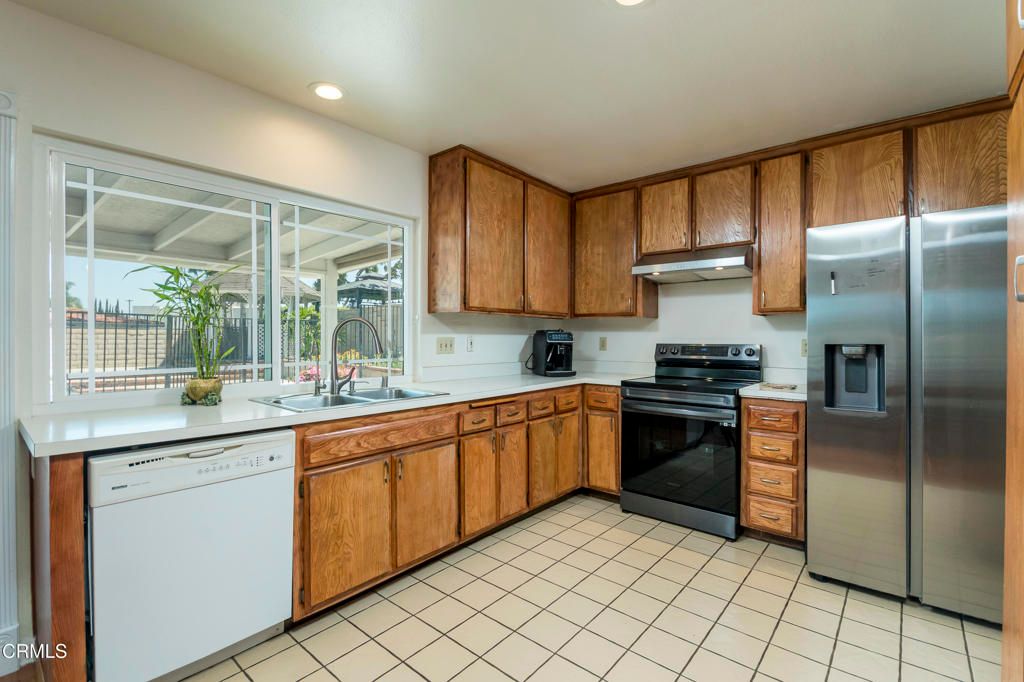listing image 130729715899528207777