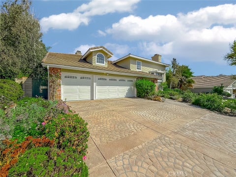 Photo of 30222 Belmont Court, Agoura Hills, CA 91301 (MLS # SR26203201)