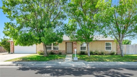 Photo of 991 7th Avenue Ave, Kingsburg, CA 93631 (MLS # FR26085227)