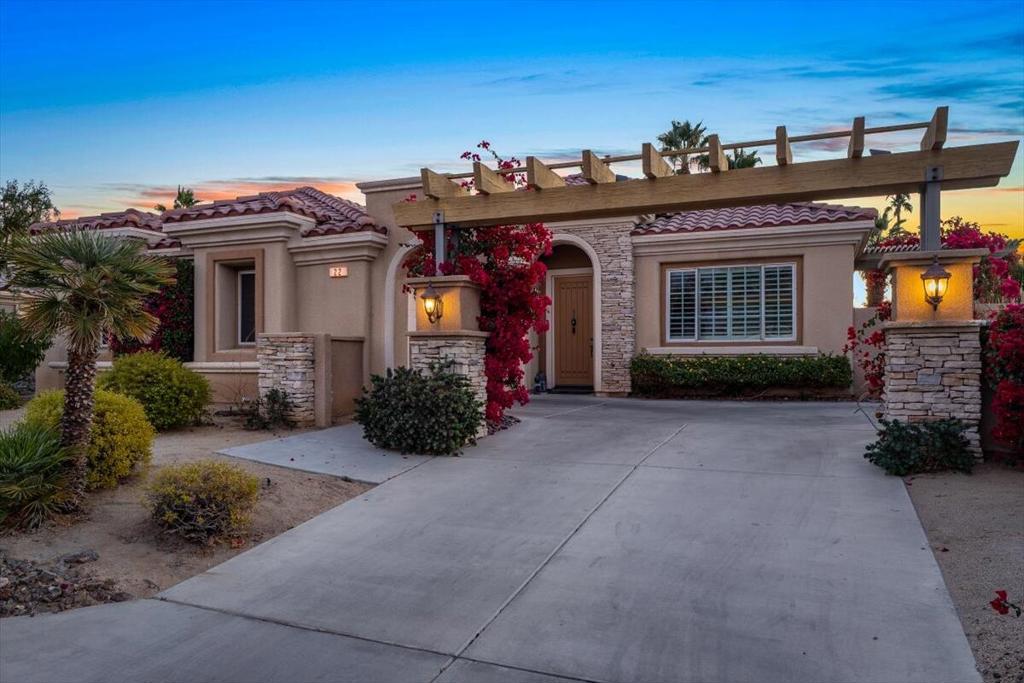 Vista Mirage - Residential