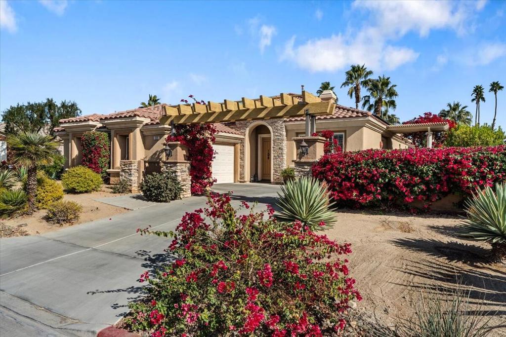 Vista Mirage - Residential