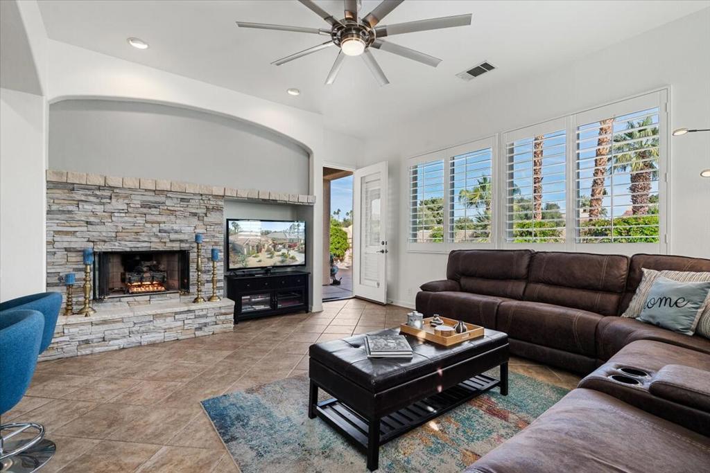 Vista Mirage - Residential