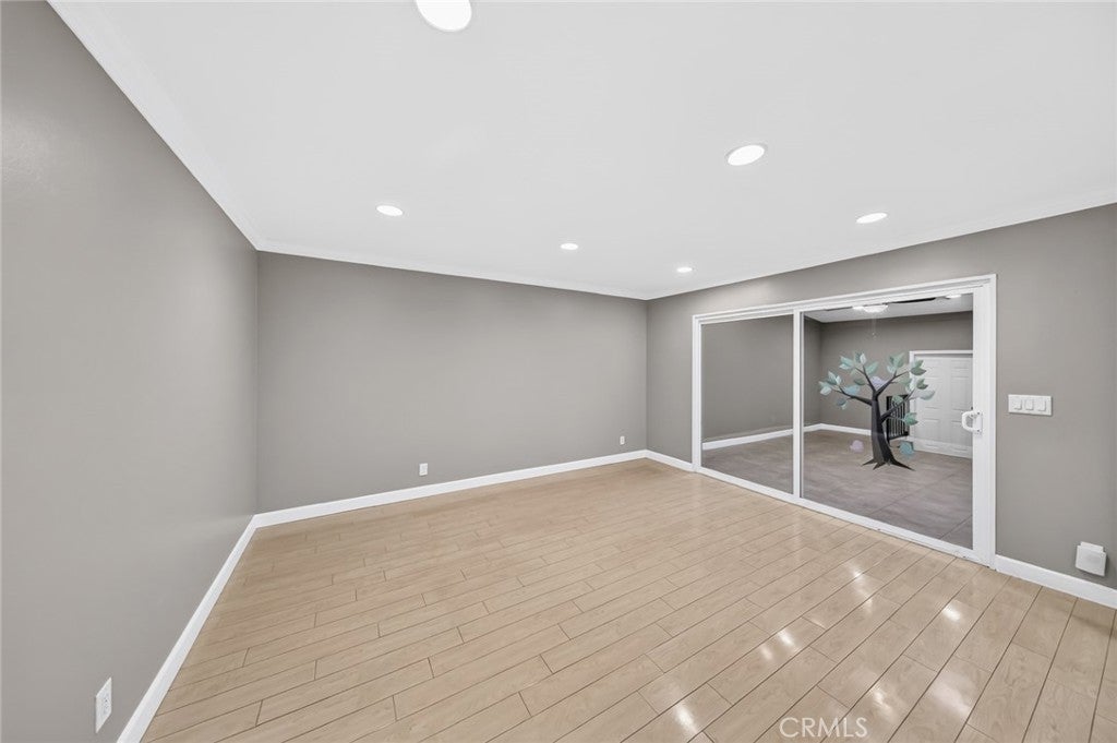 1540 Greenport Avenue B
